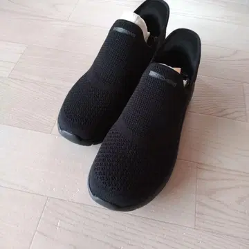 Skechers Go Walk 블랙 슬립온