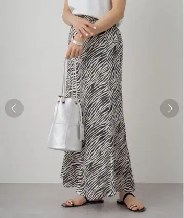 LOUNGEDRESS 제브라 머메이드 스커트