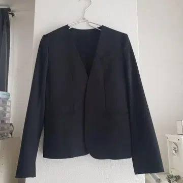 블랙 노카라 테일러드 자켓