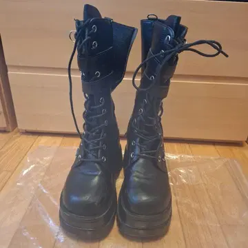 통굽 블랙 레이스업 롱 부츠