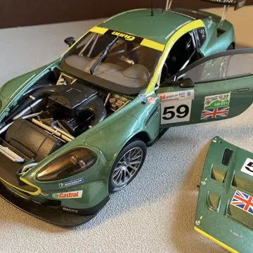 1/18 애스턴 마틴 DBR9 레이싱