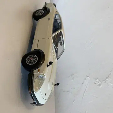 닛산 페어 레이디 Z 240ZG 화이트 교쇼 1/18