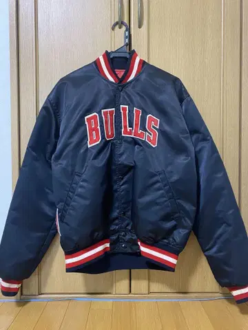 SHICAGO BULLS 블랙 바시티 자켓