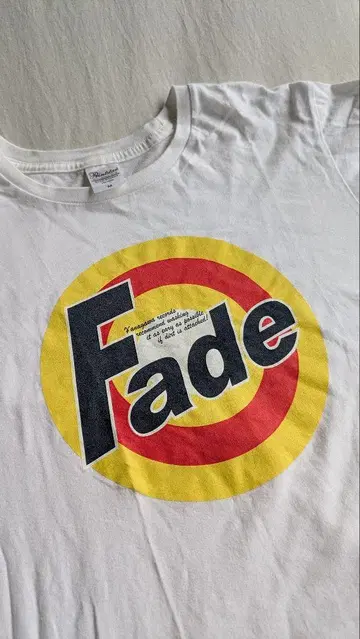 Fade 로고 티셔츠 M 사이즈 화이트