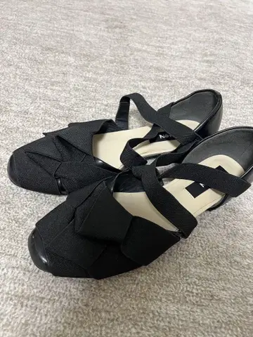네넷 리본 샌들