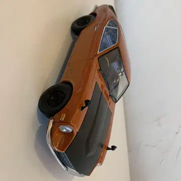 닛산 페어 레이디 Z432R 오렌지 교쇼 1/18