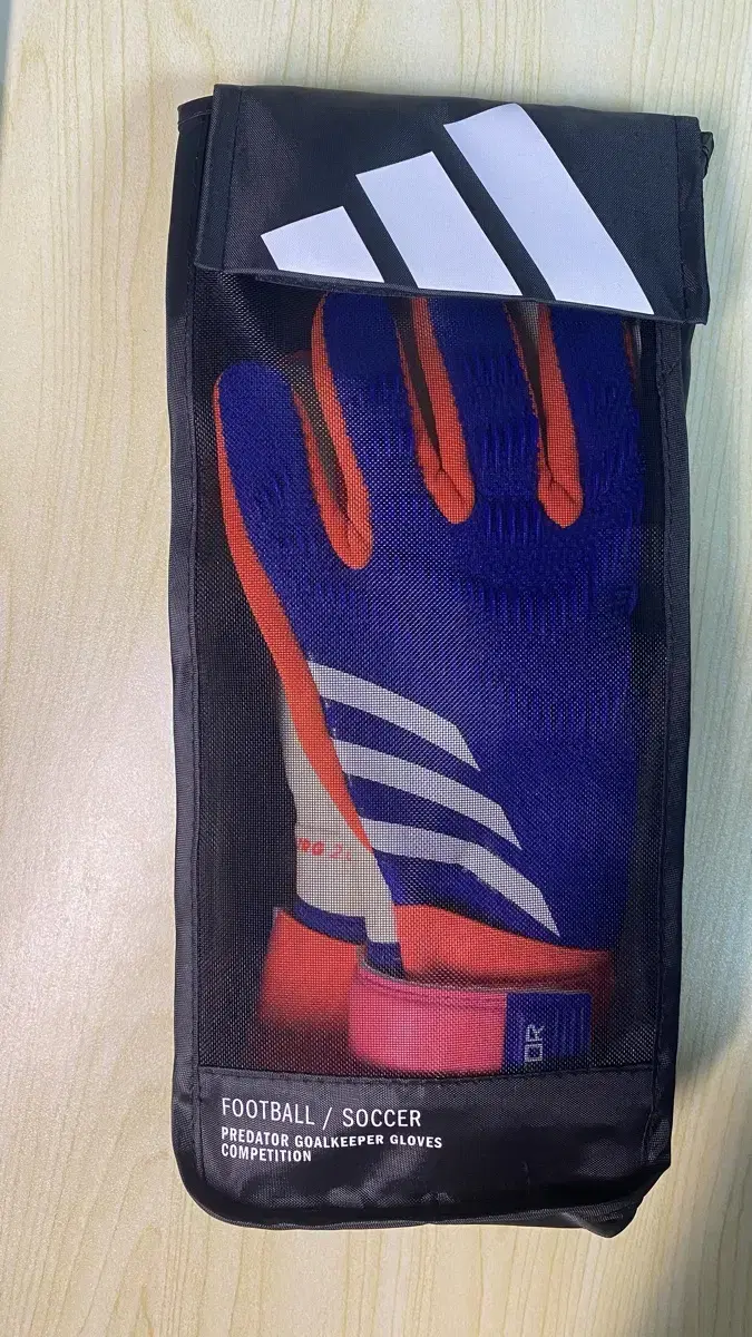 Adidas Predator Competition Goalkeeper Gloves No. 8