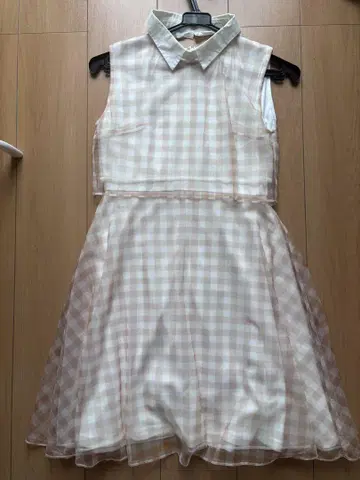 tittyandCo. 티티앤코 체크 슬리브리스 원피스
