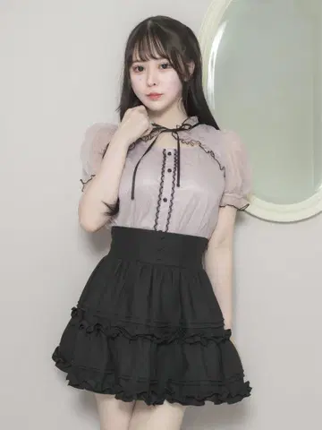 pium 프론트 버튼 레이스 케이프 블라우스