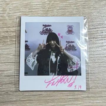 타카하시 히카루 사인 폴라로이드