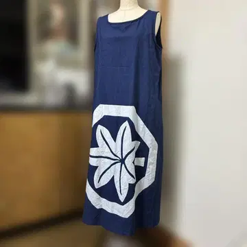 네이비 나염 큰 가문 문양 슬리브리스 원피스 size L