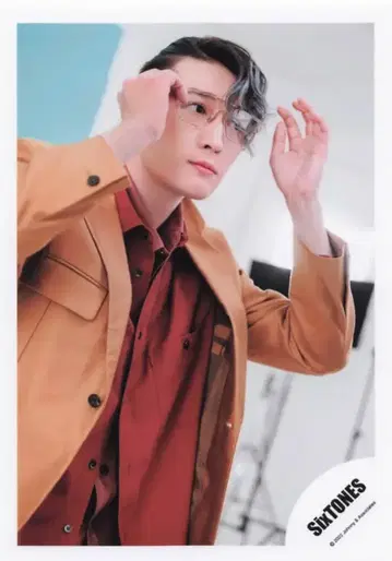 SixTONES 공명/FASHION 제시 공식 사진 *1장