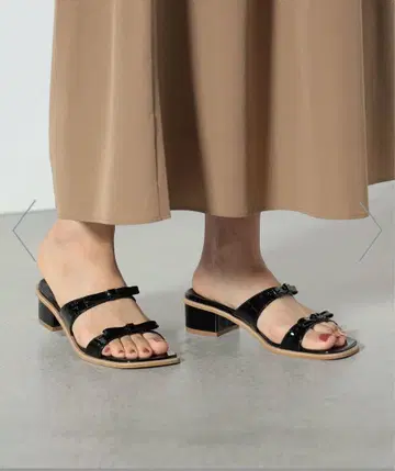 더블 리본 뮬 샌들