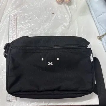 미피 자수 블랙 숄더백