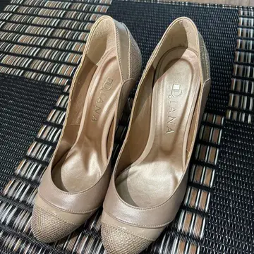 Diana 베이지 라운드토 펌프스 23.5cm