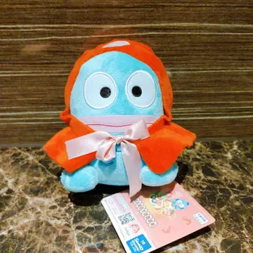 한교동 옷을 차려입은 봉제 인형 1개