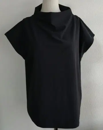 Mfil Mfil 슬리브리스 티셔츠 38 블랙 루즈 넥