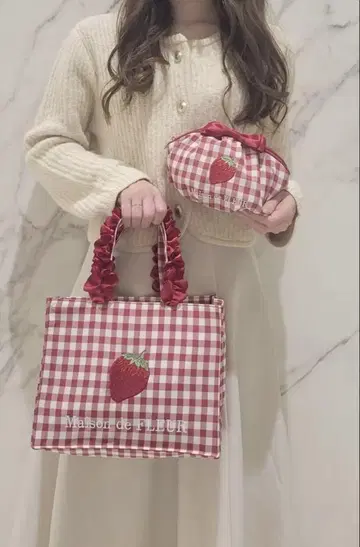 Maison de FLEUR 이치고 자수 스퀘어 토트백&파우치 2개 세트