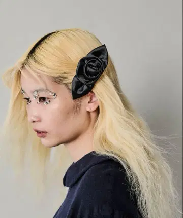 Carmelo 카멜로 핸드메이드 로즈 헤어 클립