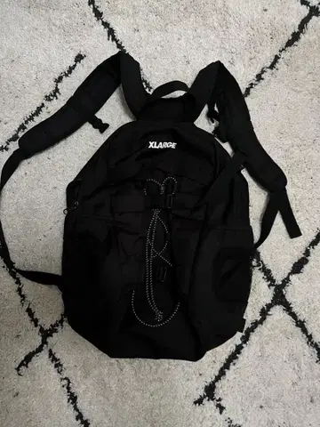 XLARGE 블랙 백팩