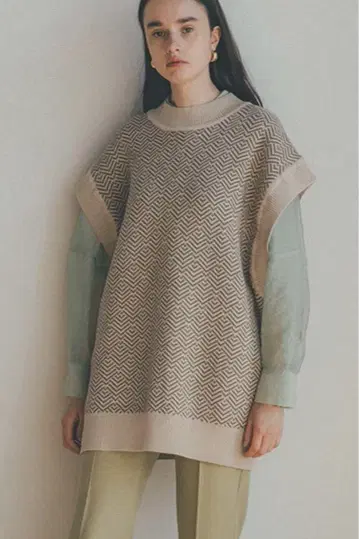 CLANE 클라네 BACK SLIT KNIT VEST