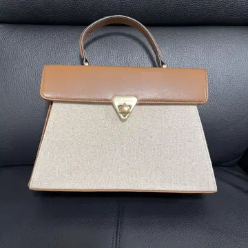 릴리 브라운 사다리꼴 핸드백