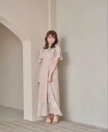 로즈뮤즈 파이핑 레이스 스위칭 드레스