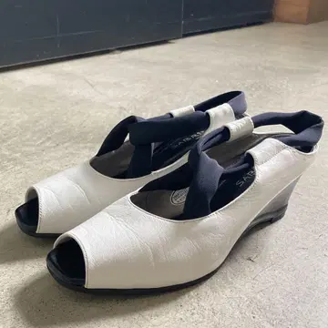 SABRINA 화이트 오픈토 펌프스 웨지솔 24cm EEE