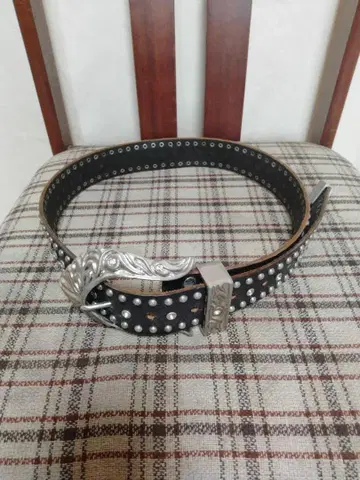 DIAVLO 디아블로 스터드 가죽 벨트 블랙 정품 길이 102cm