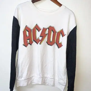 ACDC 프론트 로고 밴딩 맨투맨 락