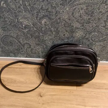 블랙 숄더백 3 지퍼