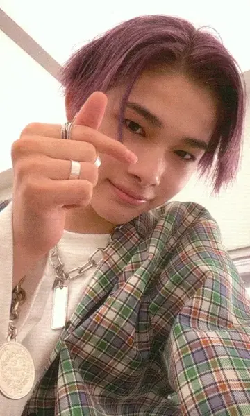 ENHYPEN 다운 니키 보더: 카니발 그레이