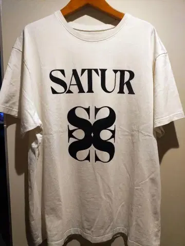 SATUR 플로키 프린트 티셔츠 화이트 L