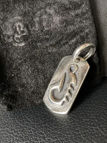 BWL Raised Fish Hook Dog Tag 트래비스 워커