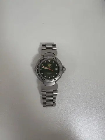 HUNTING WORLD SWISS 카키 다이얼 손목시계