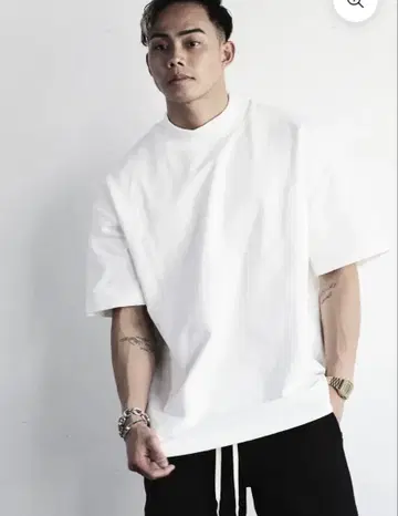 PVOT 모크넥 티셔츠