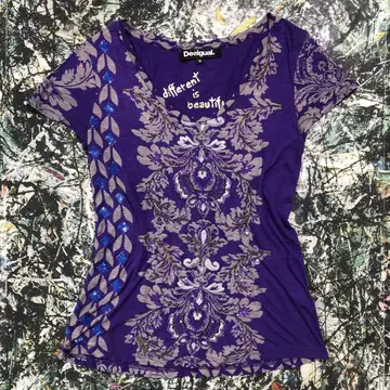 데시구알-Desigual-비쥬 스팽글 디자인 컷 티셔츠
