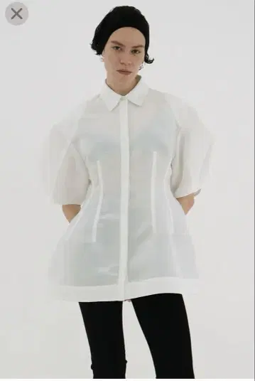 클레인 허리 라인 강조 퍼프 소매 톱