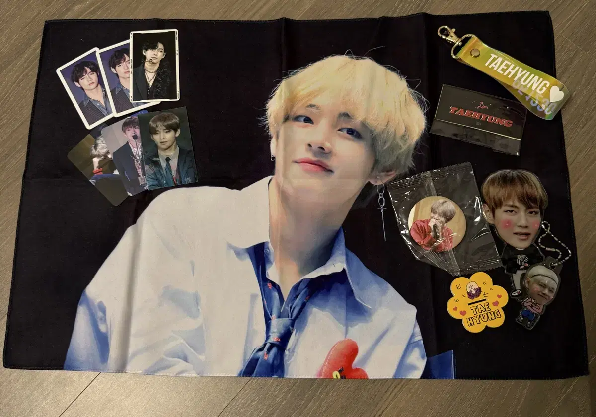 BTS 방탄 뷔 반사슬로건 판매 V slogan goods set