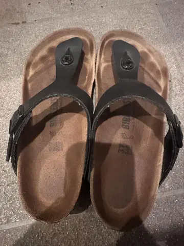 BIRKENSTOCK 블랙 샌들 37