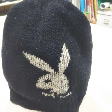 PLAYBOY 블랙 니트 비니 슈퍼 레어 상품