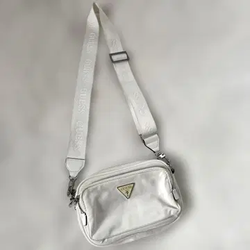 GUESS 화이트 숄더백