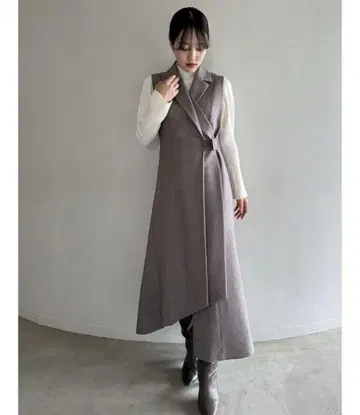 새상품급 SNIDEL 슬리브리스 테일러드 롱 원피스 믹스 0