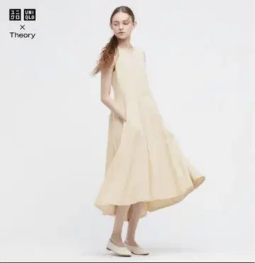 유니클로 띠어리 콜라보 울트라 스트레치 플레어 롱 원피스