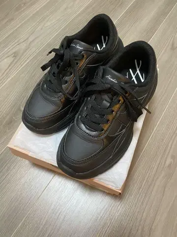 호킨스 로우 컷 스니커즈 통굽