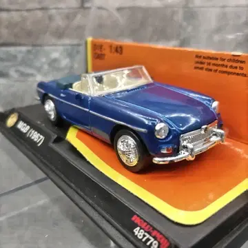 1967 모리스 차고 MG B 다이캐스트 1/43