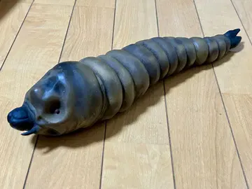반다이 한정판 모스라 애벌레 피규어