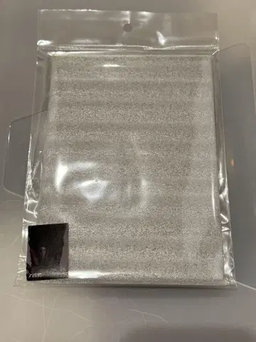 문자화 팝업 스토어 A상 틈새의 남자