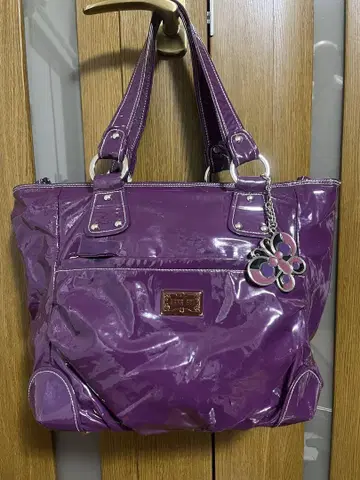 ANNA SUI 퍼플 에나멜 핸드백