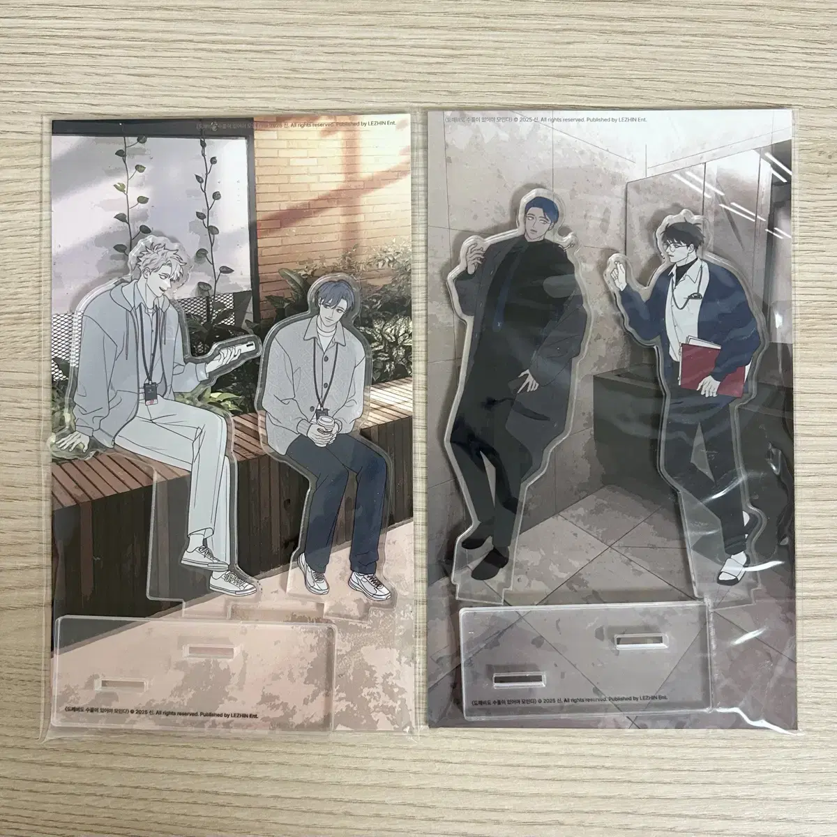 Dosupul Cafe Rebom Acrylic Stand Saneunjae, even goblins gather where there is a forest.